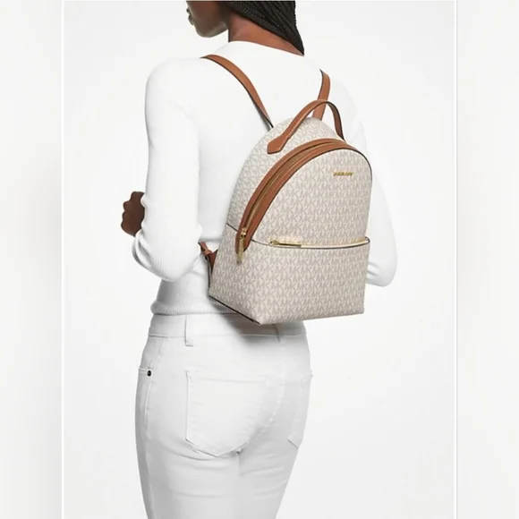 NWT Michael Kors Sheila Medium Logo Backpack - Picture 3 of 11